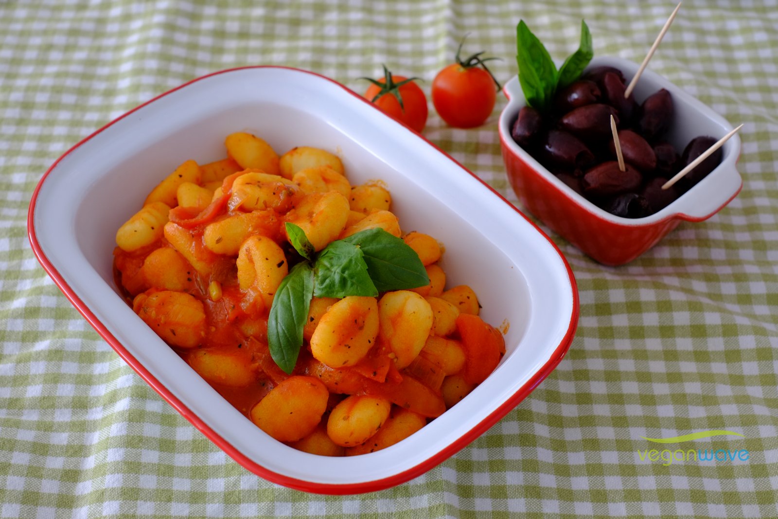 Gnocchi mit Napoli Tomatensauce - veganwave