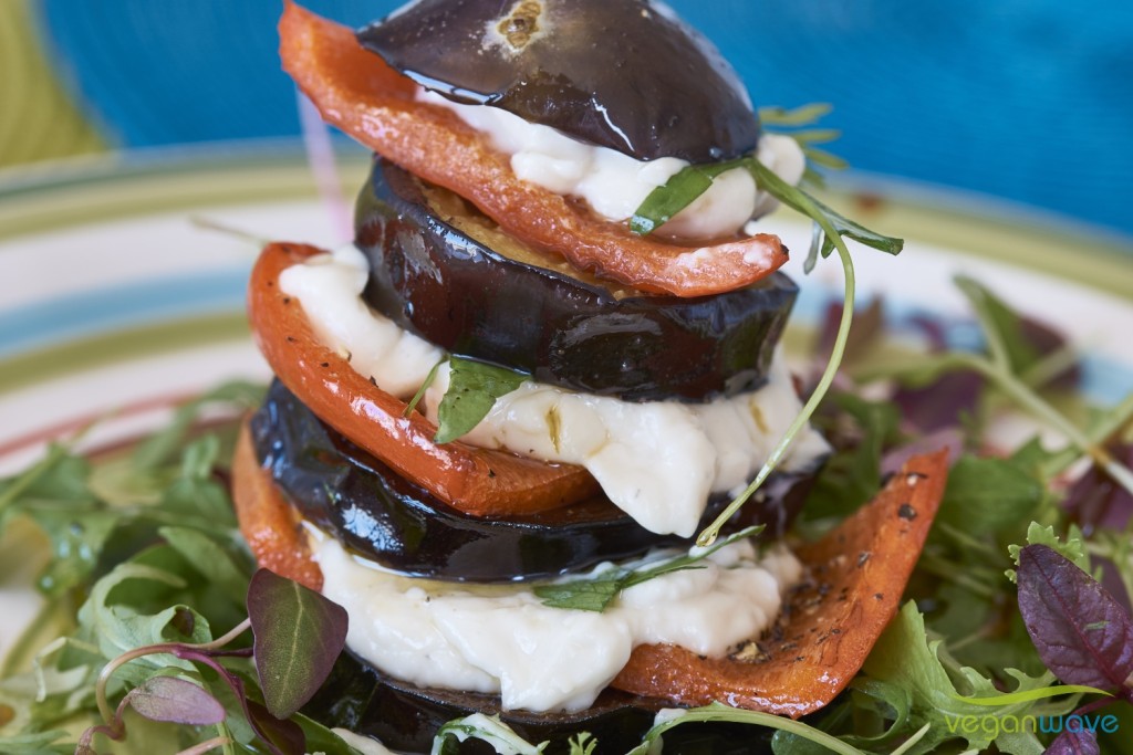 Auberginen Turm mit Hoisin Mayonnaise - veganwave